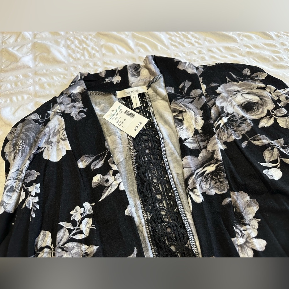 🖤MAURICE’S Black & White Floral Cardigan 3X NWT - Picture 8 of 12